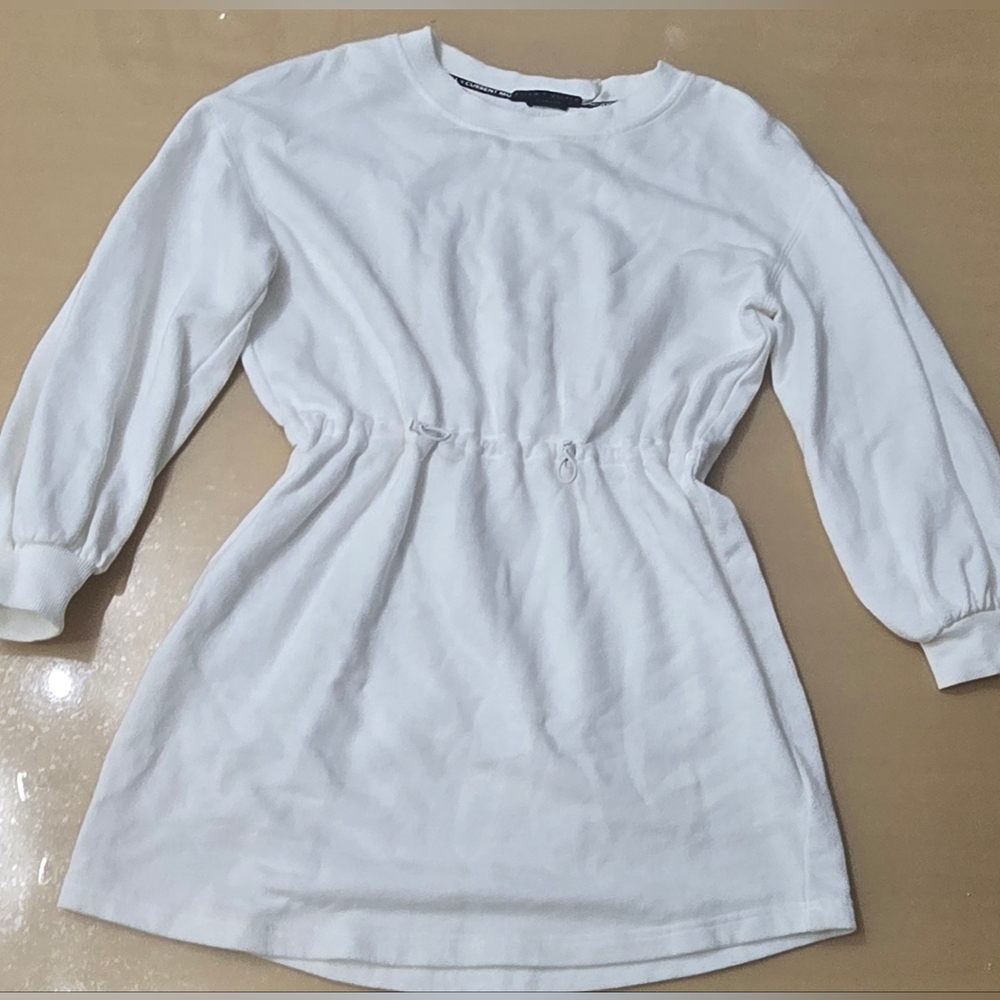 Alice + Olivia All White Long Long-sleeve Tee